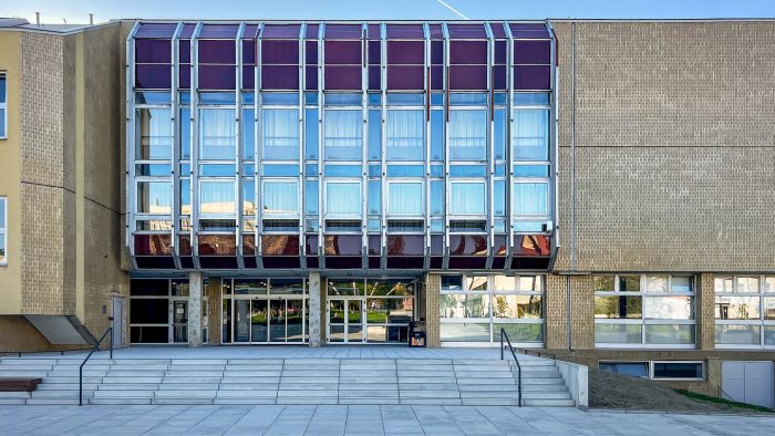 brutalni-koprivnice-nove-namesti-vstup-kdk-kulturni-dum-duben-2025-IMG_3999-1440x1080